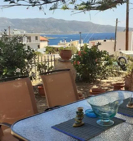 Σπίτι διακοπών ολόκληρο, αυτόνομο σπίτι με αυλή στη μονεμβασιά *