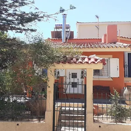 ολόκληρο, αυτόνομο σπίτι με αυλή στη μονεμβασιά Σπίτι διακοπών Yefira