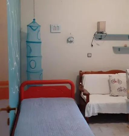ολόκληρο, αυτόνομο σπίτι με αυλή στη μονεμβασιά Σπίτι διακοπών Yefira